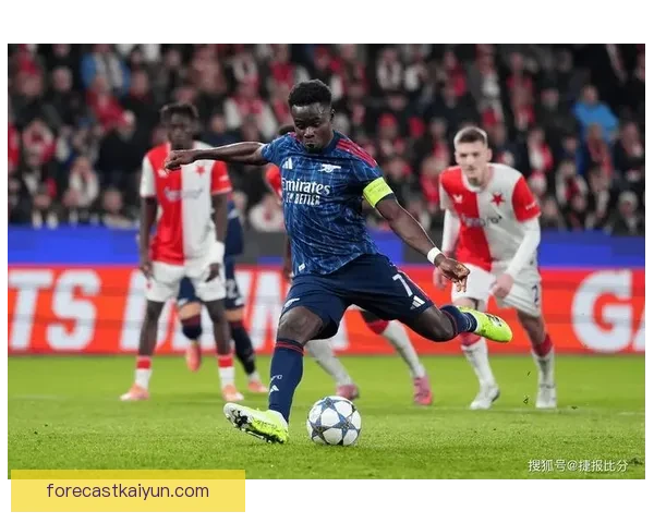 萨卡在新赛季持续提升，展现出技术与速度的完美结合。
